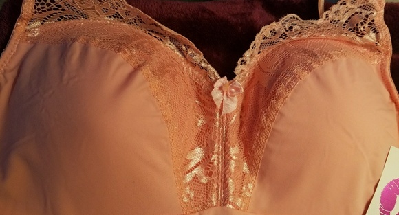 Pin-up lace Camisole - Picture 6 of 7